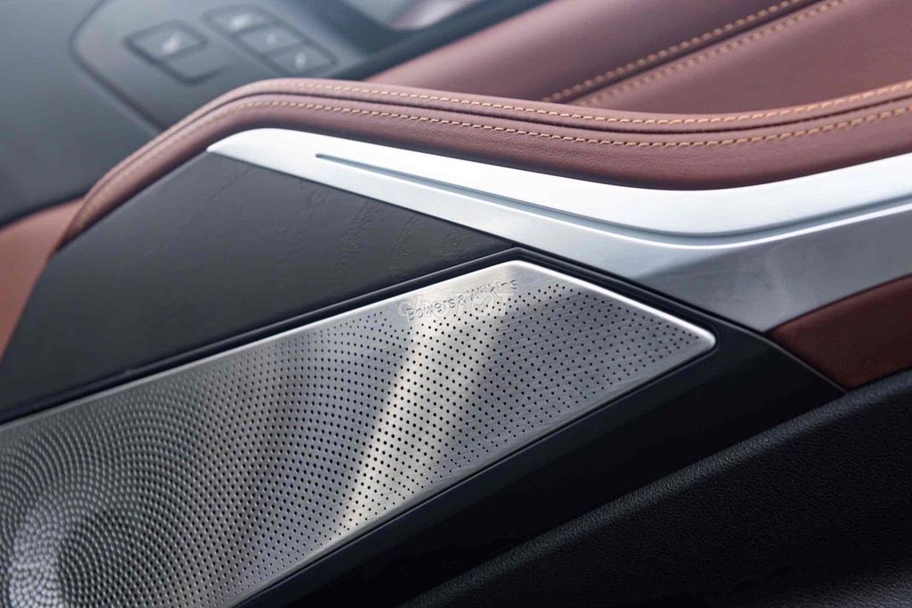 BMW X7 Sx  Model  2021 xDrive40i ( Xám - NT Nâu ). Mua bán Ô tô tại Quận 10 Tp Hồ Chí Minh được đăng bởi Thái LA Auto hình 17