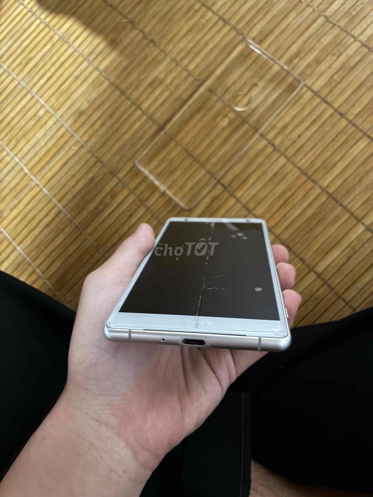Sony XZ2 màu Bạc. Mua bán Điện thoại tại Thành phố Dĩ An Bình Dương được đăng bởi Pham gia khanh hình 1