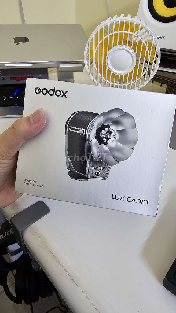 Flash Godox Lux Cadet cho máy ảnh mirroless