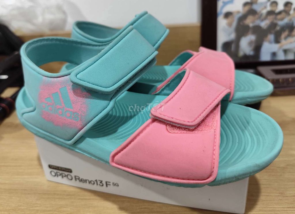 Sandal Adidas Hồng Xanh Ngọc Size 33 Việt Nam. Mua bán Giày dép tại Quận Liên Chiểu Đà Nẵng được đăng bởi TinsHoo hình 1