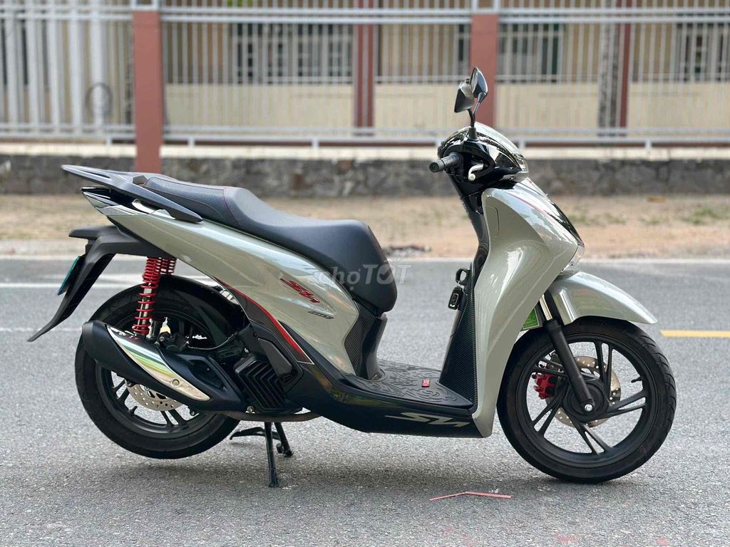 BÁN SH 160 ABS– BAO HỒ SƠ SANG TÊN – ODO 11.000. Mua bán Xe máy tại Thành phố Thủ Dầu Một Bình Dương được đăng bởi Xe Máy Bình Dương hình 2