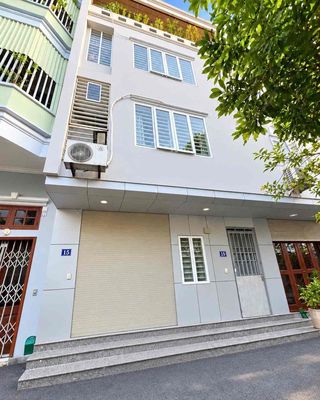 Townhouse 30.5 m² · 3 bed · Phố Vũ Hữu