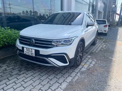 Volkswagen Tiguan Trắng 59929 km. Mua bán Ô tô tại Quận 3 Tp Hồ Chí Minh được đăng bởi Volkswagen Central