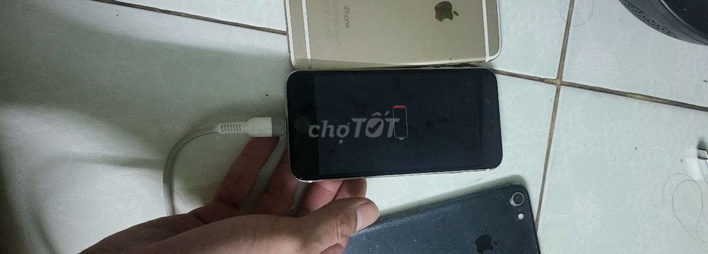 Apple iPhone SE 2020 Đen. Mua bán Điện thoại tại Quận 5 Tp Hồ Chí Minh được đăng bởi Thạch Quốc Duy hình 1