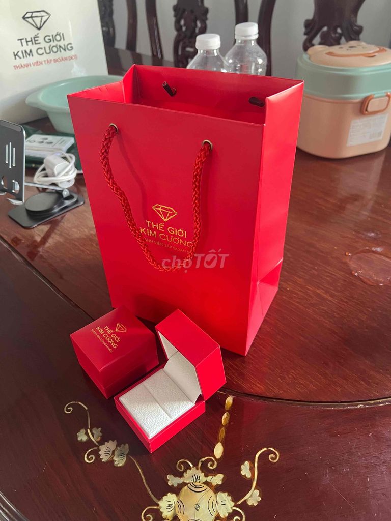 Hộp đựng trang sức Thế Giới Kim Cương. Mua bán Phụ kiện thời trang khác tại Huyện Châu Thành Bến Tre được đăng bởi ANH NGUYÊN BILLIARDS hình 1