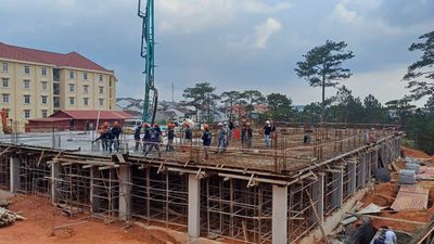 Mình cần tuyển thợ . Phụ hồ coppa