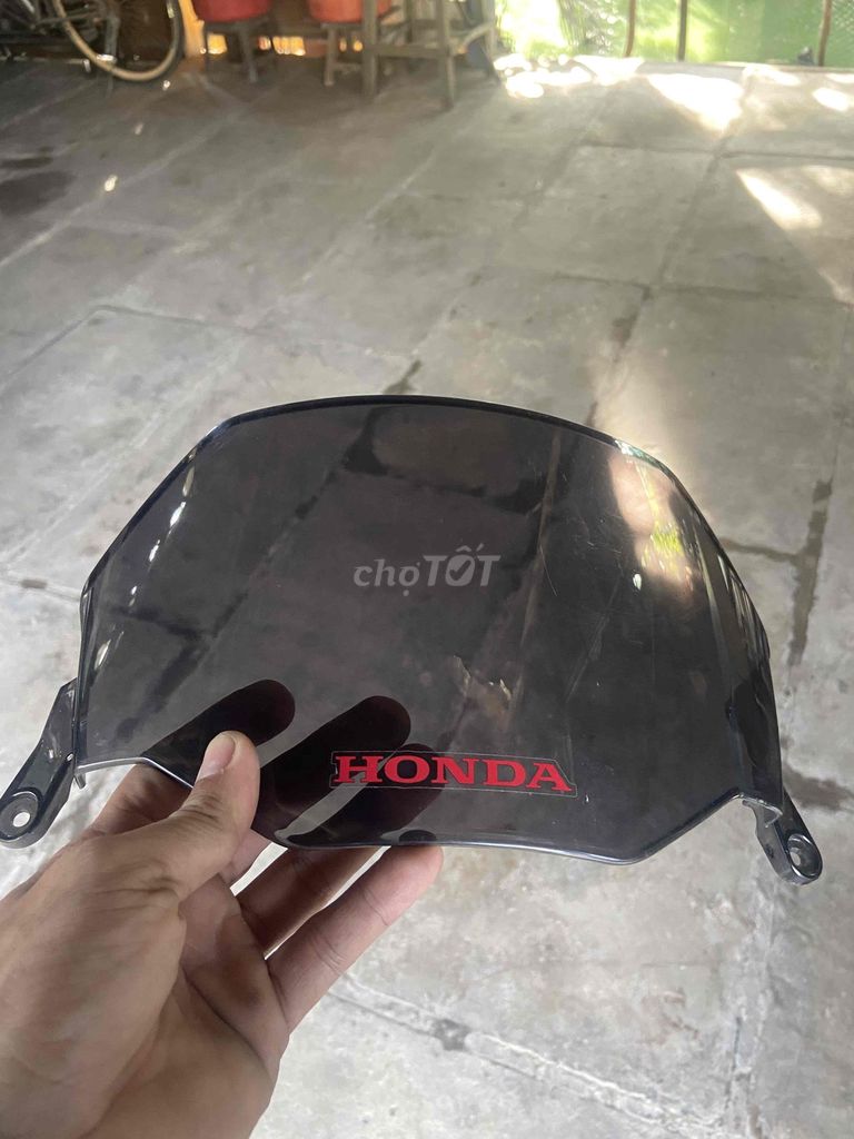 KÍNH CHẮN GIÓ SH Ý 2009. Mua bán Phụ tùng xe tại Huyện Cái Bè Tiền Giang được đăng bởi Nguyễn Trọng hình 2