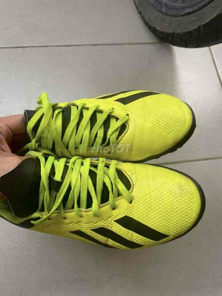 Giày đá bóng adidas chính hãng size 39