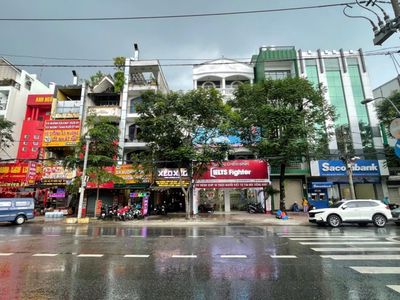 Bán Nhanh Nhà MT Bàu Cát 400m2 - Full NT Cao Cấp, Thang Máy- 10PN