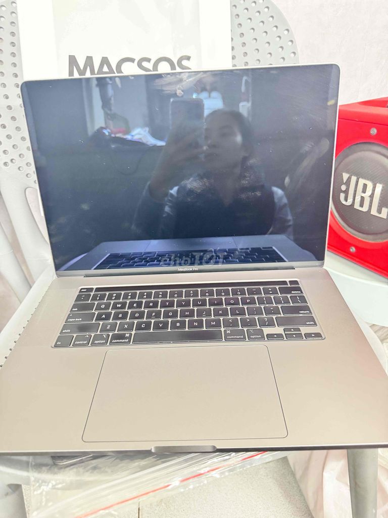 Macbook Pro 2019 16 inch i9 ram 32 ổ 1T us