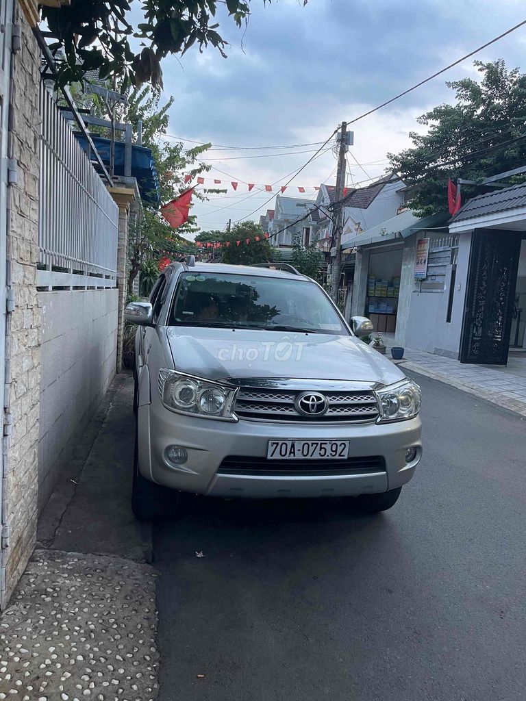 Toyota Fortuner 2009 photo 4