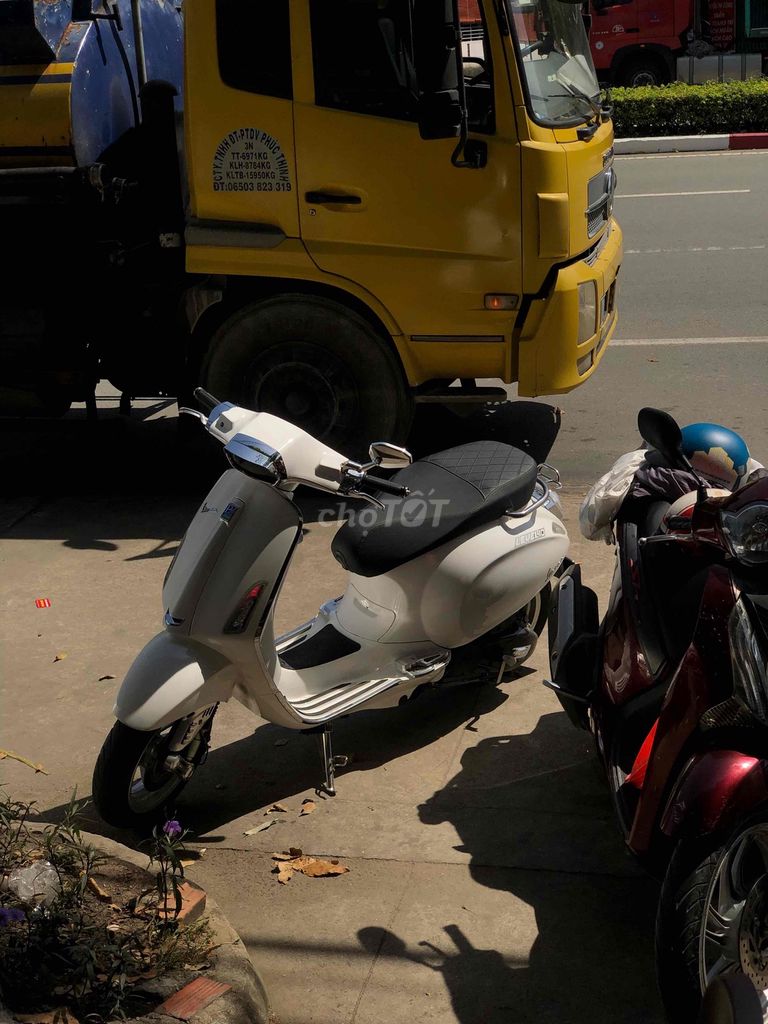 Piaggio Vespa Sprint Iget ABS Trắng. Mua bán Xe máy tại Thành phố Thủ Dầu Một Bình Dương được đăng bởi Minh Tâm hình 1