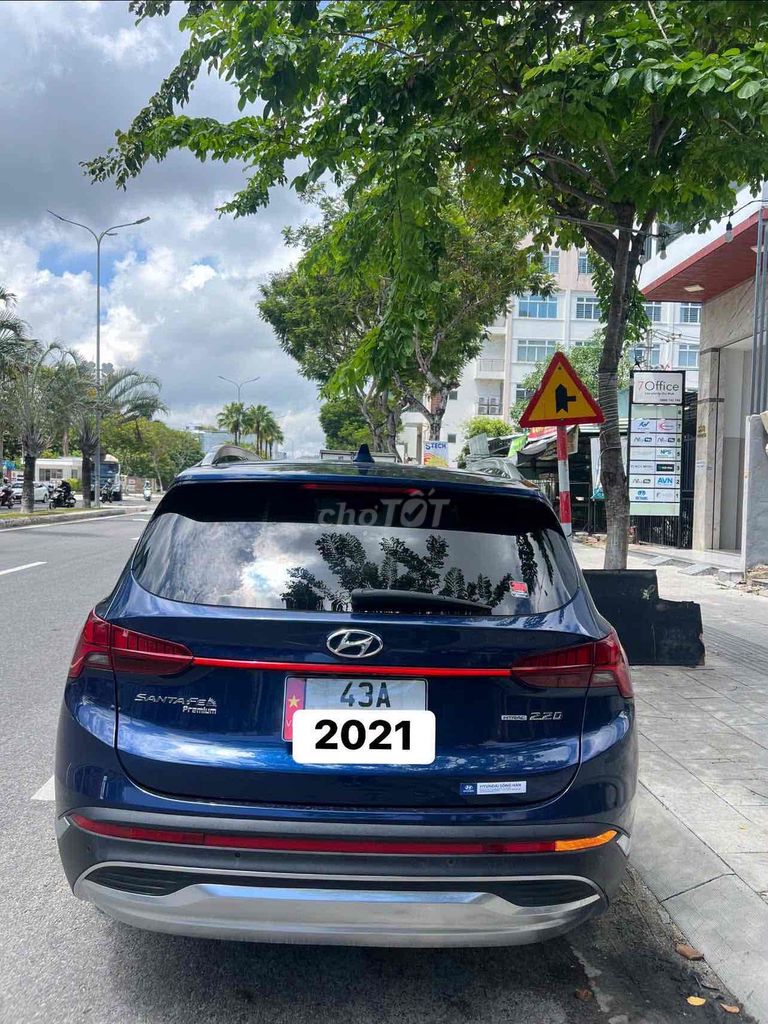 Hyundai Santa Fe 2021 2.2D Premium Синий 90000 км
