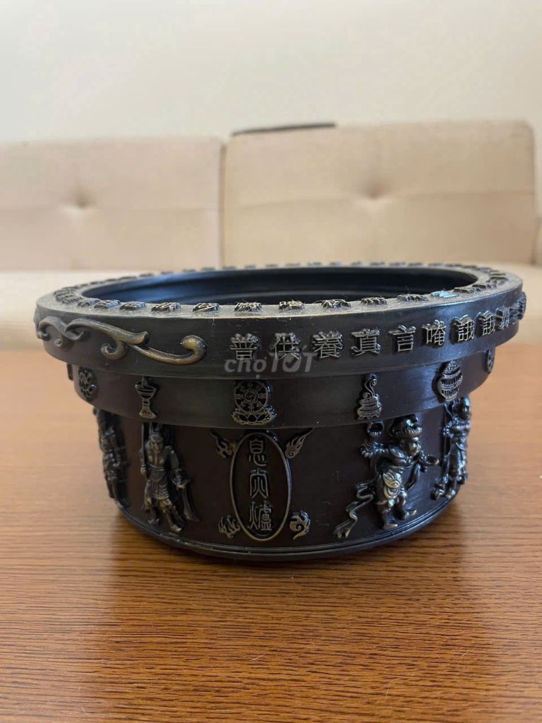 Bát hương đồng Nepal khắc nổi đường kính 21cm. Mua bán Đồ sưu tầm, đồ cổ tại Quận Cầu Giấy Hà Nội được đăng bởi Tên chưa cung cấp hình 1