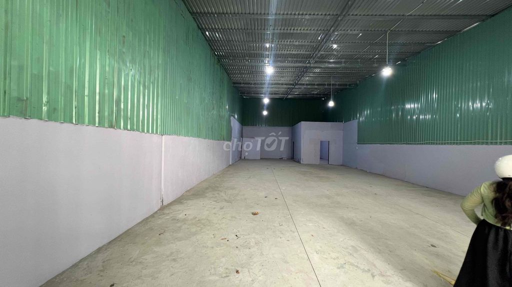 Xưởng 300m Tân Hòa Đông 10x30m mới 100%