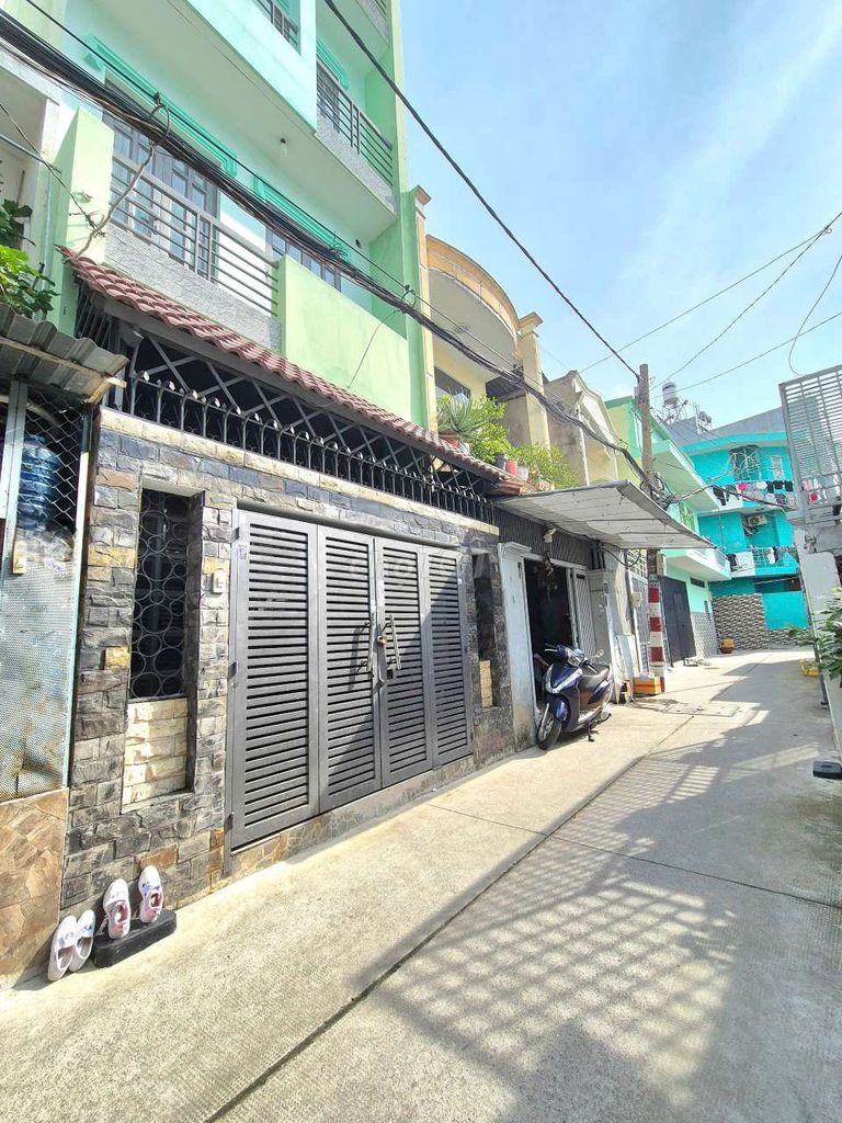 Bán nhà hẻm xe hơi 4 tấm Giá 6,5 tỷ. Mua bán nhà ở tại Quận Tân Phú Tp Hồ Chí Minh được đăng bởi Nguyễn Hoàng hình 1