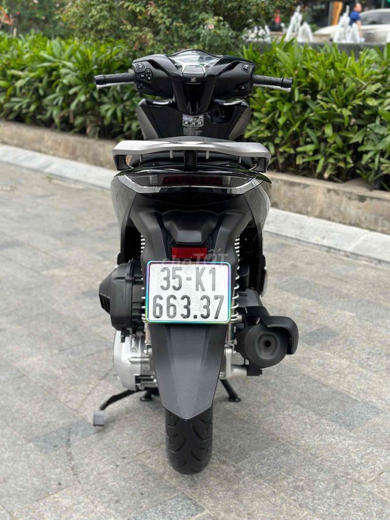 SH 125 CBS cuối 2024 màu đen quá mới đẹp xuất sắc. Mua bán Xe máy tại Quận Đống Đa Hà Nội được đăng bởi Xe Máy Vượng Trung hình 4