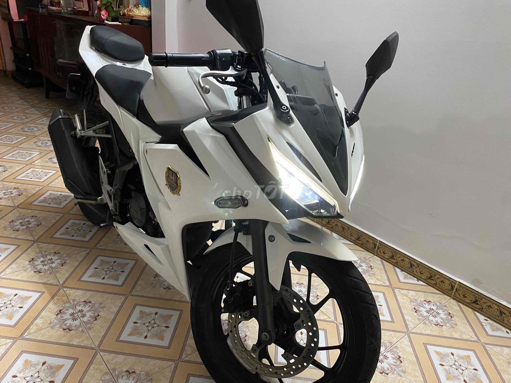 Honda CBR150 2019 Белый 43000 км