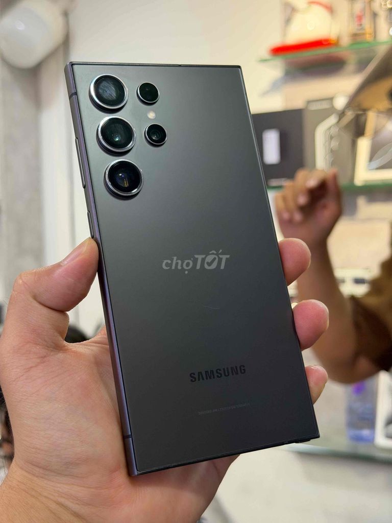 Samsung Galaxy S24 Ultra 12GB 256GB Đen. Mua bán Điện thoại tại Quận 3 Tp Hồ Chí Minh được đăng bởi Phone2Hand hình 1