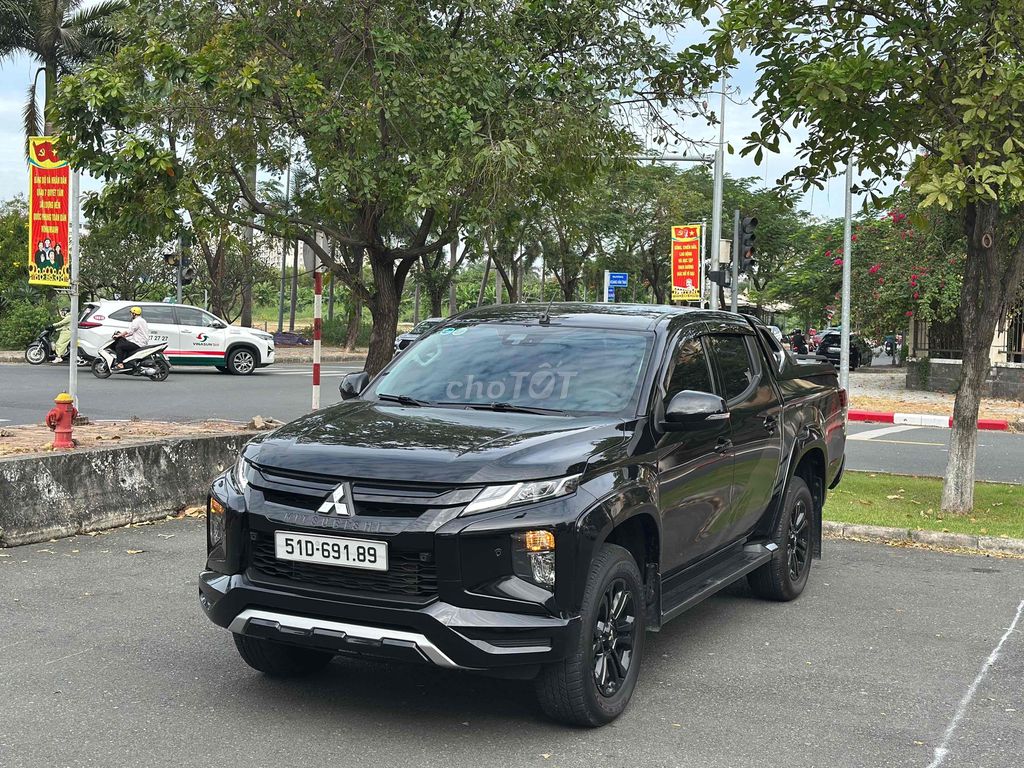 🔴 Mitsubishi Triton 4X4 AT Mivec Premium 16k km