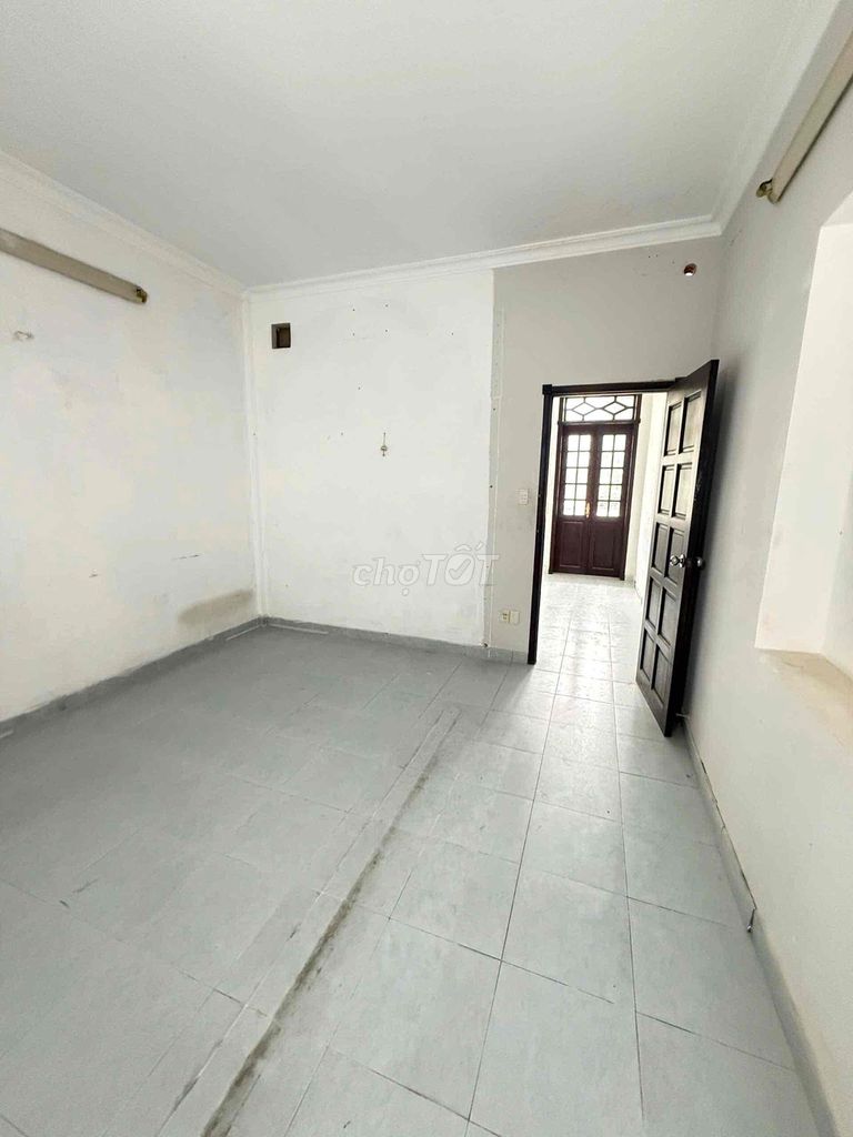 Nhà nguyên căn mặt tiền Cư Xá Bắc Hải P. Hoà Hưng. TPHCM