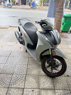 CẦN BÁN SH 350 2.000KM SIÊU CỌP. Mua bán Xe máy tại Quận Hải Châu Đà Nẵng được đăng bởi CHUYÊN BÁN XE LƯỚT