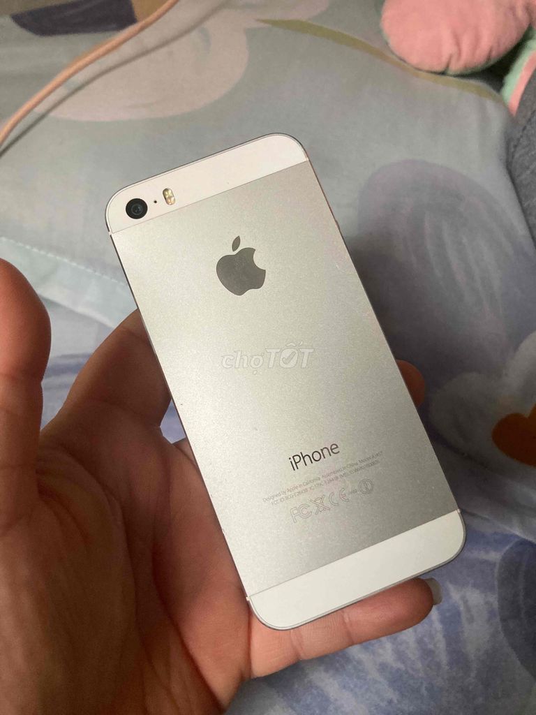 Apple iPhone 5s 16GB Bạc. Mua bán Điện thoại tại Quận Đống Đa Hà Nội được đăng bởi Annie Phạm hình 1