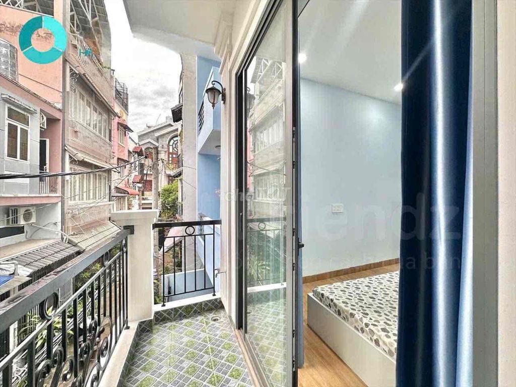 PHÒNG 30m2 Ban Công Phú Nhuân