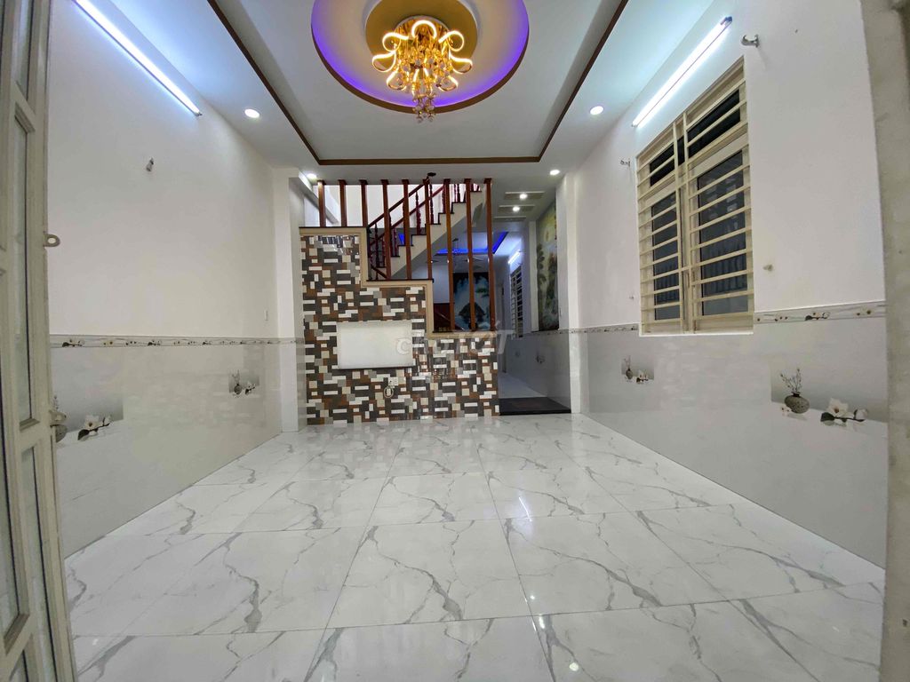 Villa 2 Góc / sân xe hơi 9 chỗ/ Hẻm thông