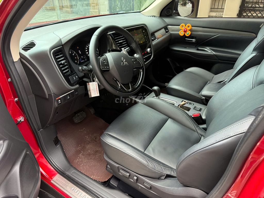 Mitsubishi Outlander 2.0 Premium 2021 Đỏ. Mua bán Ô tô tại Quận Long Biên Hà Nội được đăng bởi PHÚC LÂM  AUTO hình 11