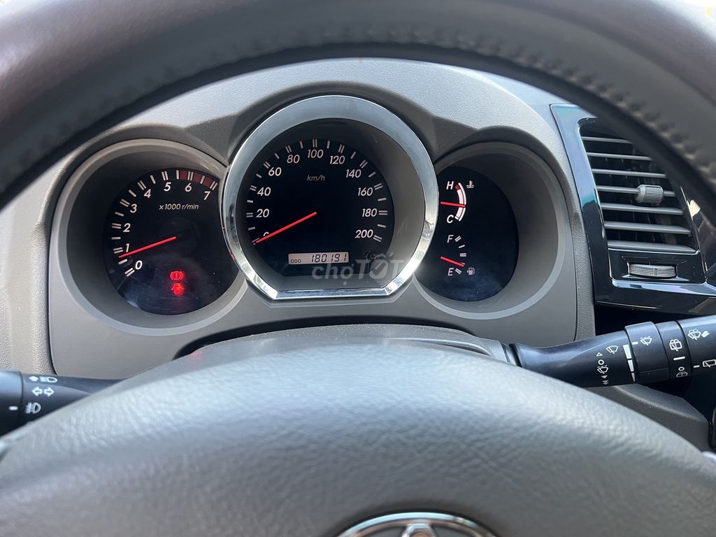 Toyota Fortuner 2011 2.7L Đen 180000 km. Mua bán Ô tô tại Quận Bắc Từ Liêm Hà Nội được đăng bởi Anh Tú hình 7