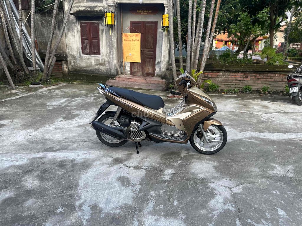 ab 2015 máy zin chính chủ. sơn nhựa mới keng. Mua bán Xe máy tại Quận Lê Chân Hải Phòng được đăng bởi Nguyễn Thế Hiếu hình 4