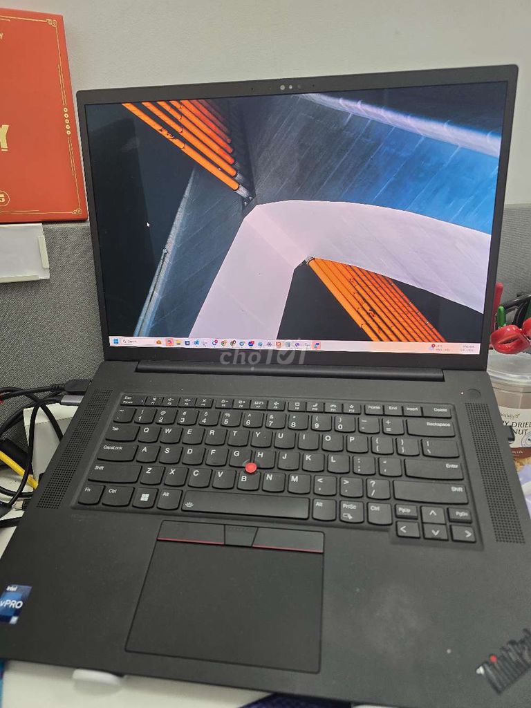 Lenovo ThinkPad P1 Gen 6 4K OLED RTX Ada 4000