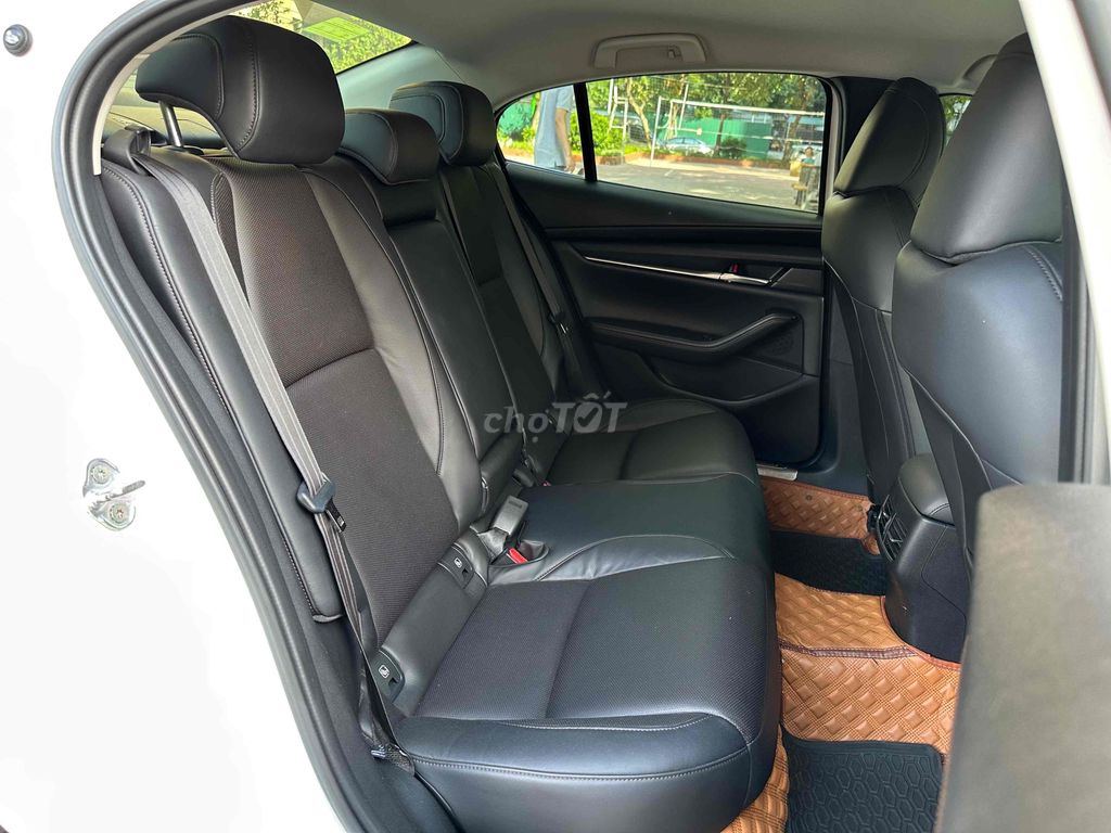 Mazda 3 2020 Sedan 1.5L Luxury - 30000 km. Mua bán Ô tô tại Quận Cầu Giấy Hà Nội được đăng bởi Trương Đức Trung hình 5