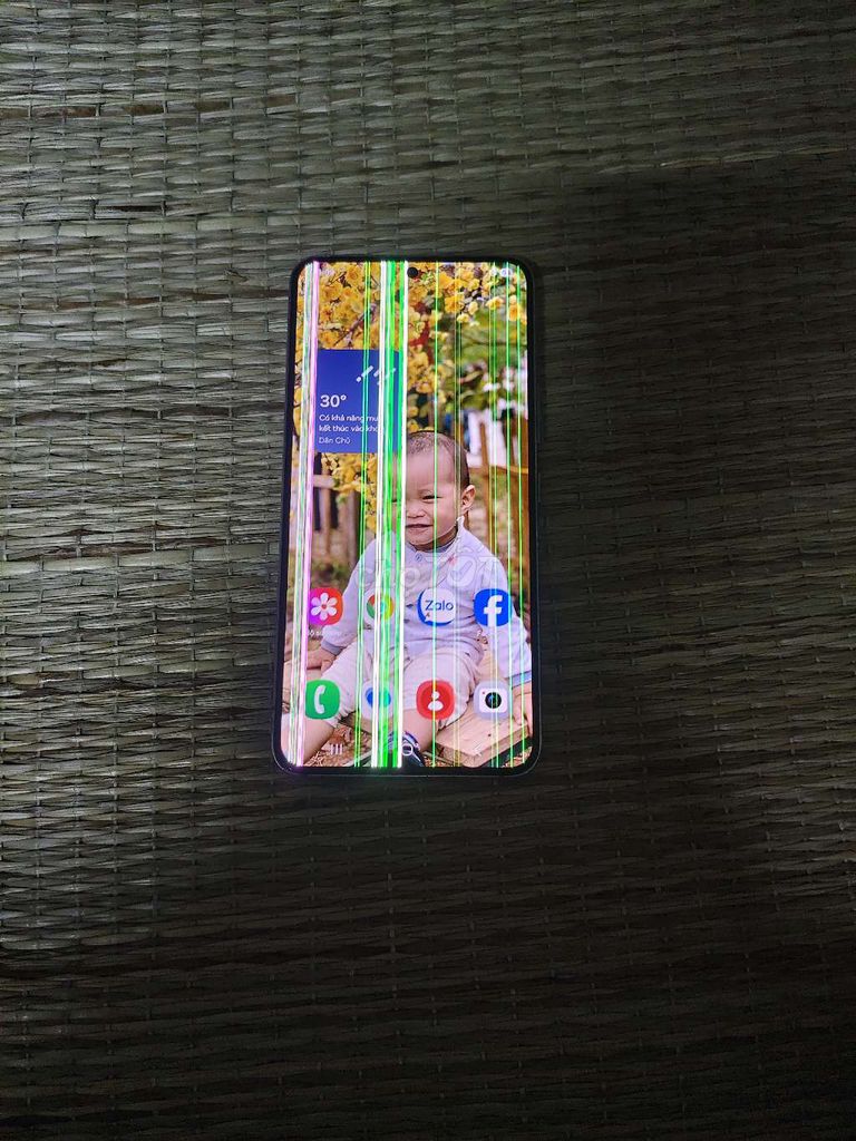 Samsung S22 Sọc màn, mất sạc. Mua bán Điện thoại tại Quận Cầu Giấy Hà Nội được đăng bởi phong hình 1