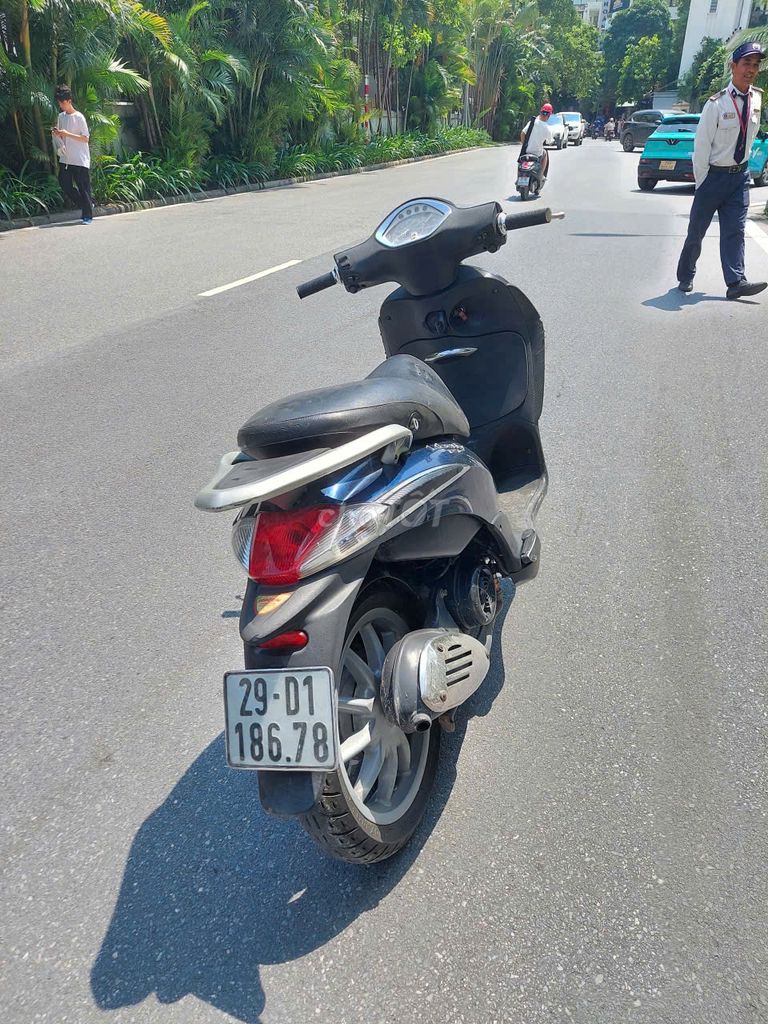 Bán xe Piagio Libertyie  tíết kiệm xăng chính chủ. Mua bán Xe máy tại Quận Hoàng Mai Hà Nội được đăng bởi Lê văn tình hình 3