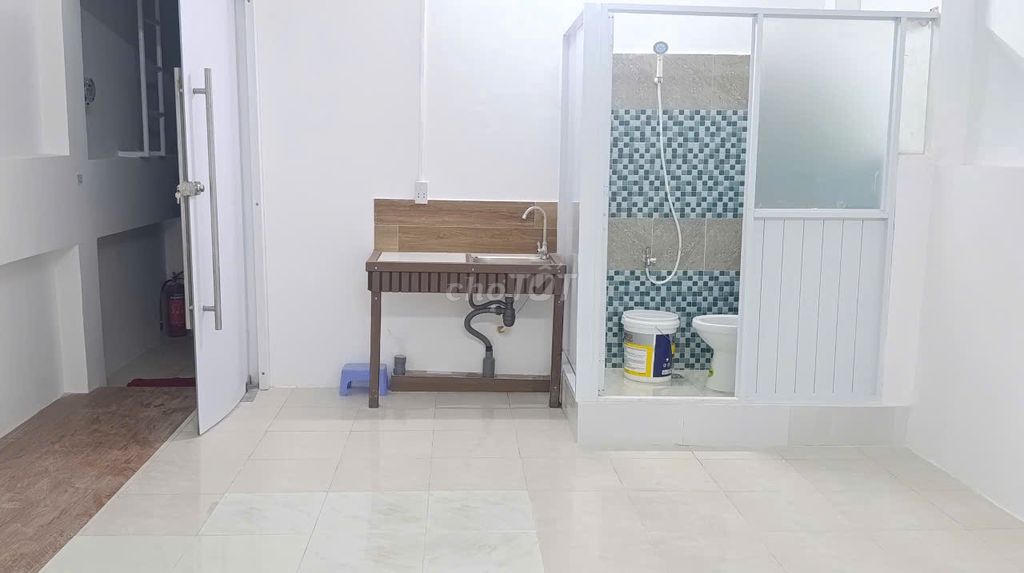 Phòng 30m lầu 3 khu Nam Long Q.9, WC riêng, giờ tự do, yên tĩnh 