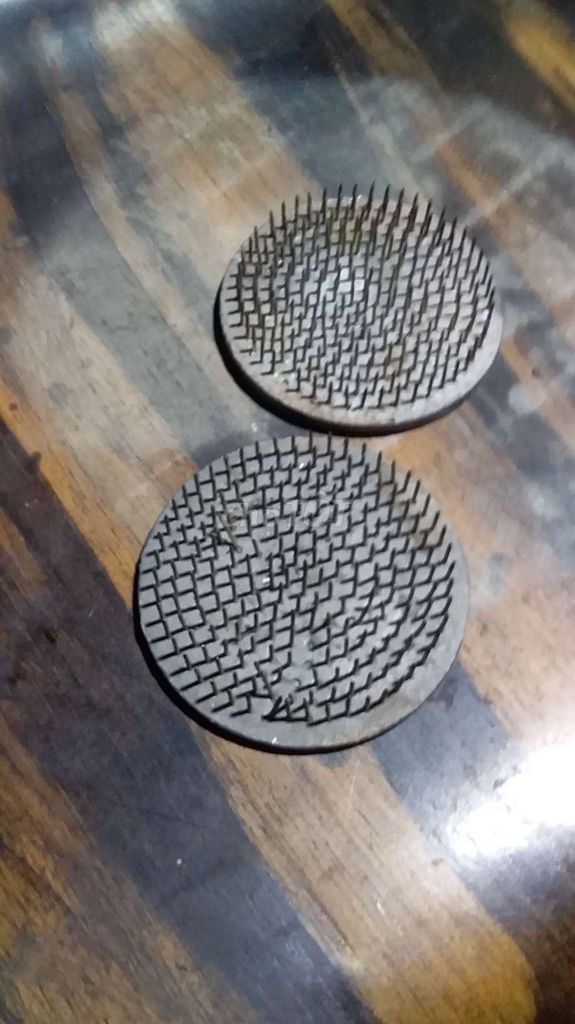 Dụng cụ cắm hoa Đồng và chi . Mua bán Cây cảnh, đồ trang trí tại Quận 12 Tp Hồ Chí Minh được đăng bởi Bé  hình 1