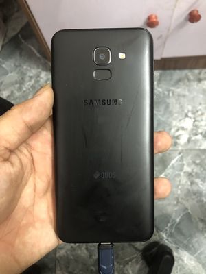 Samsung  J6 màu Đen ngoại hình đẹp