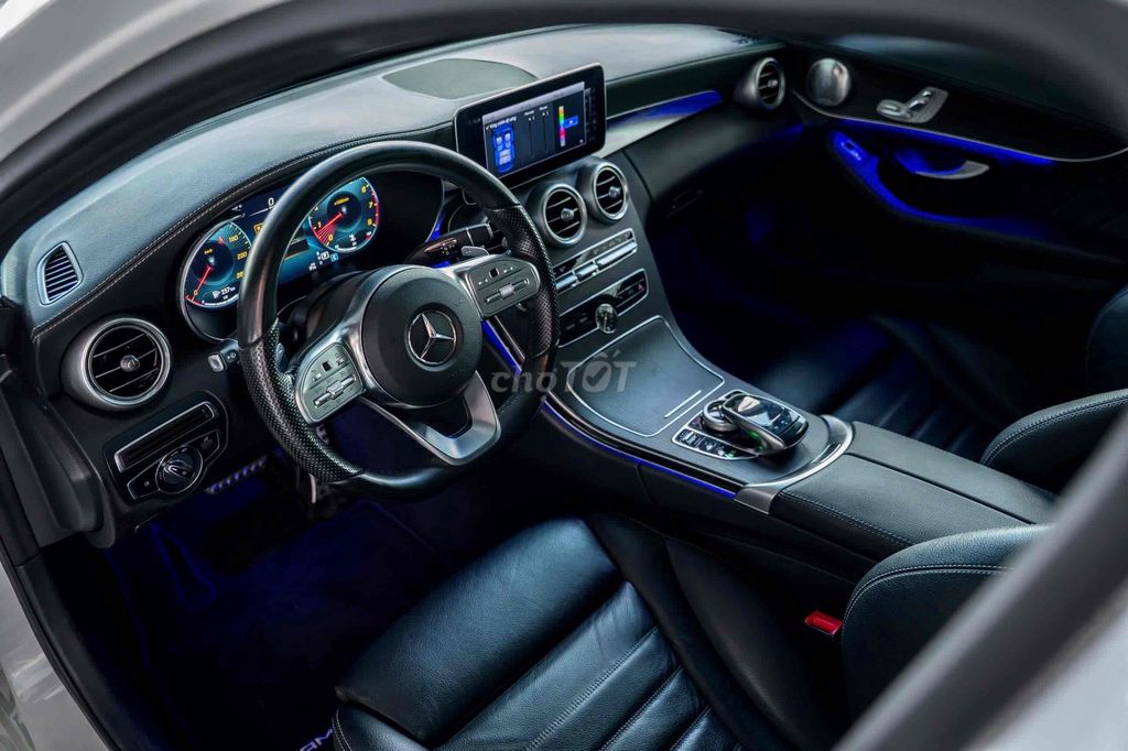 Mercedes Benz C Class 2020 C 300 AMG. Mua bán Ô tô tại Quận Tân Bình Tp Hồ Chí Minh được đăng bởi GREENWAY AUTO hình 8