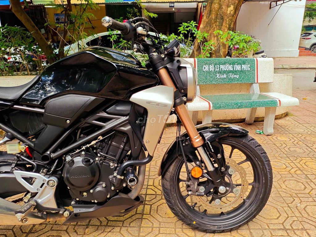 HONDA CB300R motor xe đẹp lướt mới-Trả góp 0 đồng. Mua bán Xe máy tại Quận Cầu Giấy Hà Nội được đăng bởi Tong motor xe may hình 5