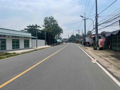 bán đất mặt tiền đường hùng vương, 100% thổ cư. Mua bán đất tại Huyện Nhơn Trạch Đồng Nai được đăng bởi Thành Long
