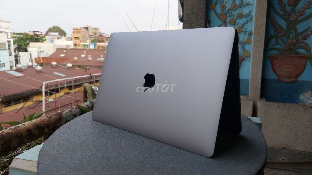 Macbook Pro 2020 GIÁ 7.800.000đ SSD 512GB