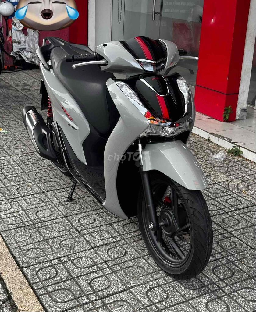 Honda SH 160i ABS конец 2023 Серо-черный как новый 2 тыс. км