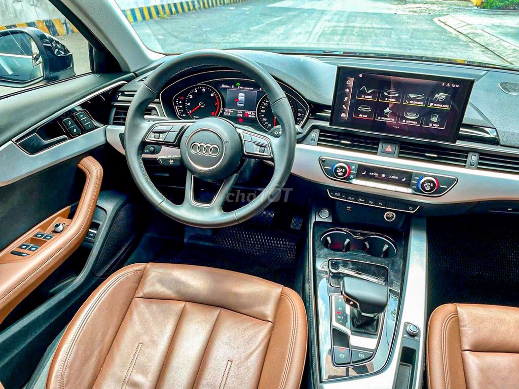 Audi A4 2022 Đen nội thất Nâu. Xe đẹp sang trọng