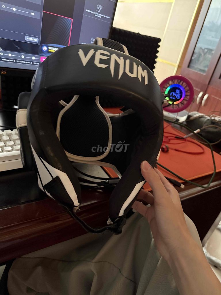 Mũ bảo hộ boxing Venum chính hãng 2tr4 pass 750k. Mua bán Đồ thể thao, Dã ngoại tại Huyện Lục Ngạn Bắc Giang được đăng bởi Nguyễn Ngọc Thành hình 1