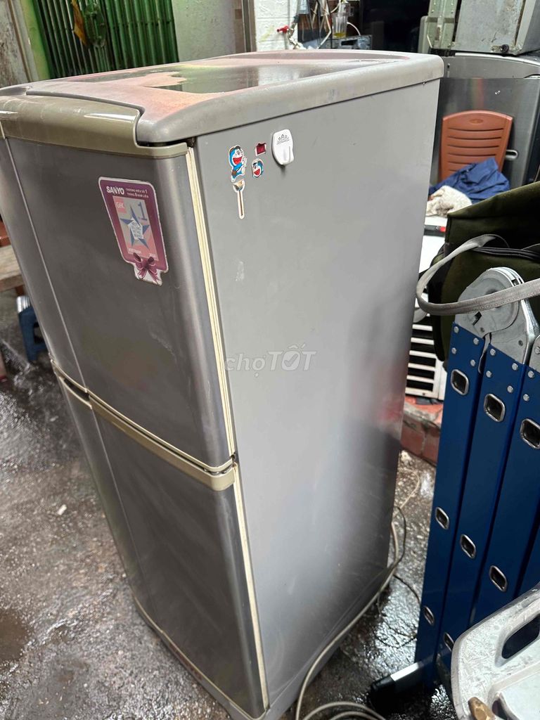 Tủ lạnh Sanyo Xám. Mua bán Tủ lạnh tại Quận Hoàng Mai Hà Nội được đăng bởi Tony Hùng vlog hình 1