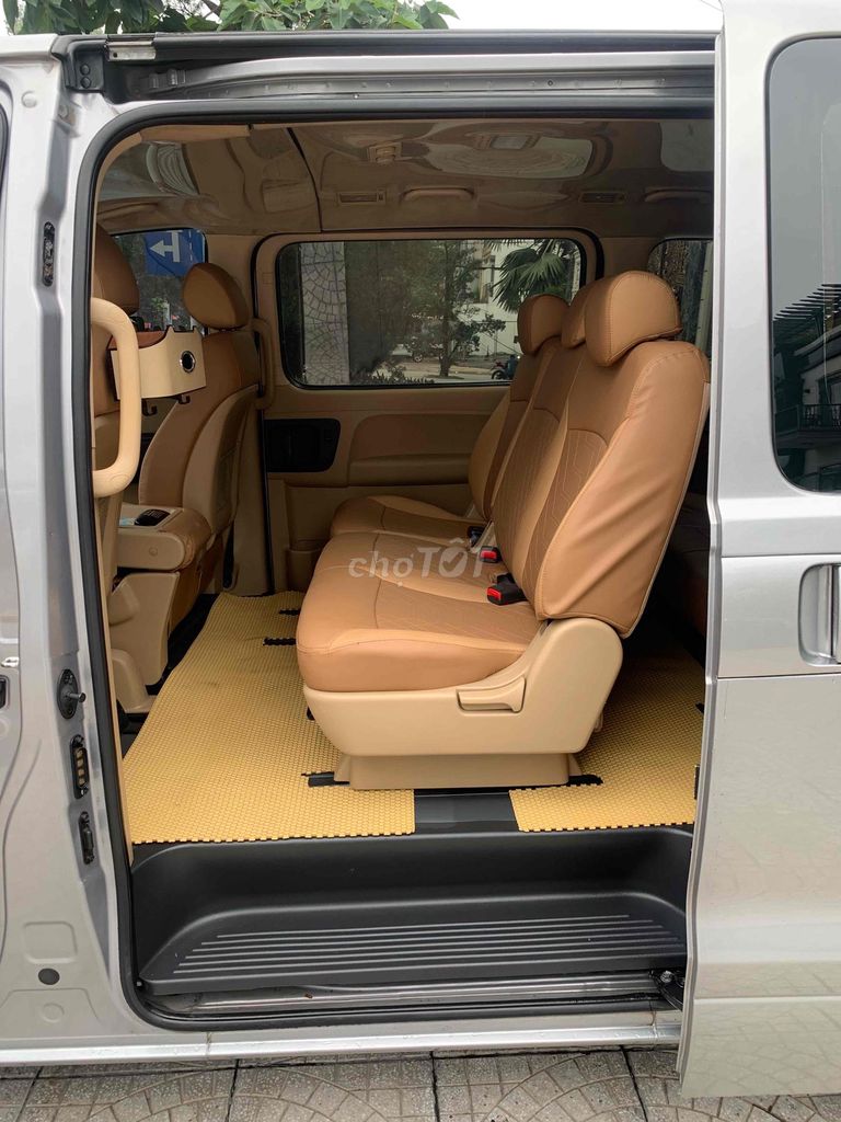 HYUNDAI GRAND STAREX 9C MÁY DẦU SỐ SÀN SX CUỐI 217. Mua bán Ô tô tại Quận Bình Tân Tp Hồ Chí Minh được đăng bởi TRƯƠNG THIỆN  hình 9