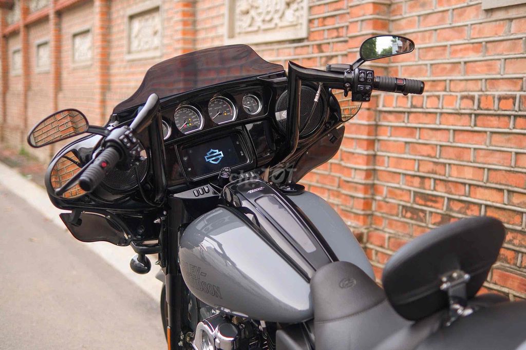 Phúc Lai Motor_ Bán Harley Davidson StreetGlide ST. Mua bán Xe máy tại   được đăng bởi Nguyễn Thanh Phúc hình 3