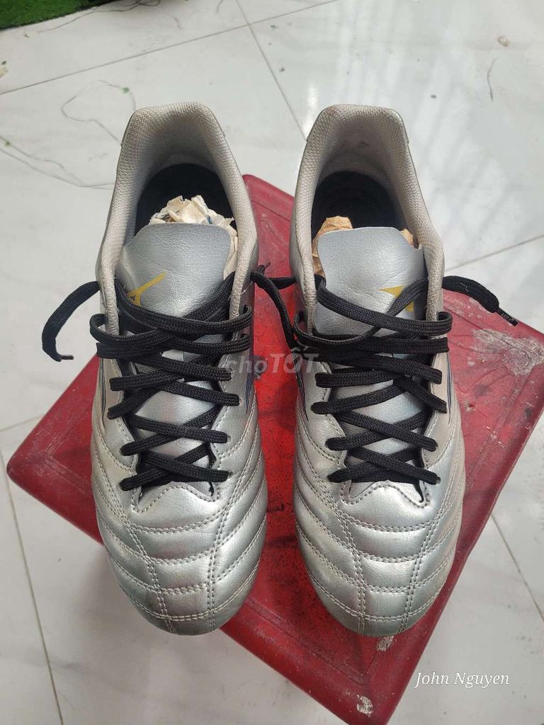 Giày đá bóng Mizuno Mornacida Neo Bạc 41 Nam. Mua bán Đồ thể thao, Dã ngoại tại Thành phố Thuận An Bình Dương được đăng bởi Tâm Nguyễn hình 1